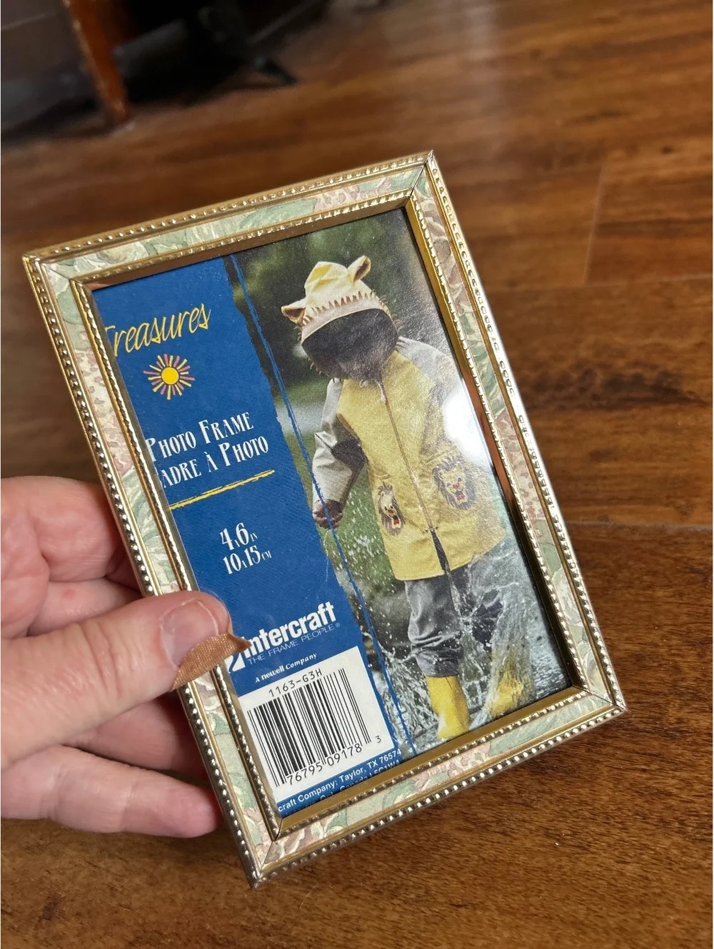 Intercraft Treasures Gold Tone Decorative Photo Frame 4x6 Inches